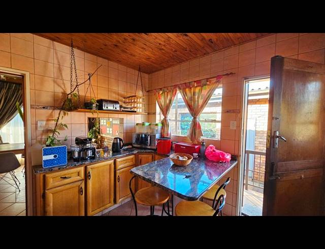4 BEDROOM HOUSE FOR SALE IN MULBARTON